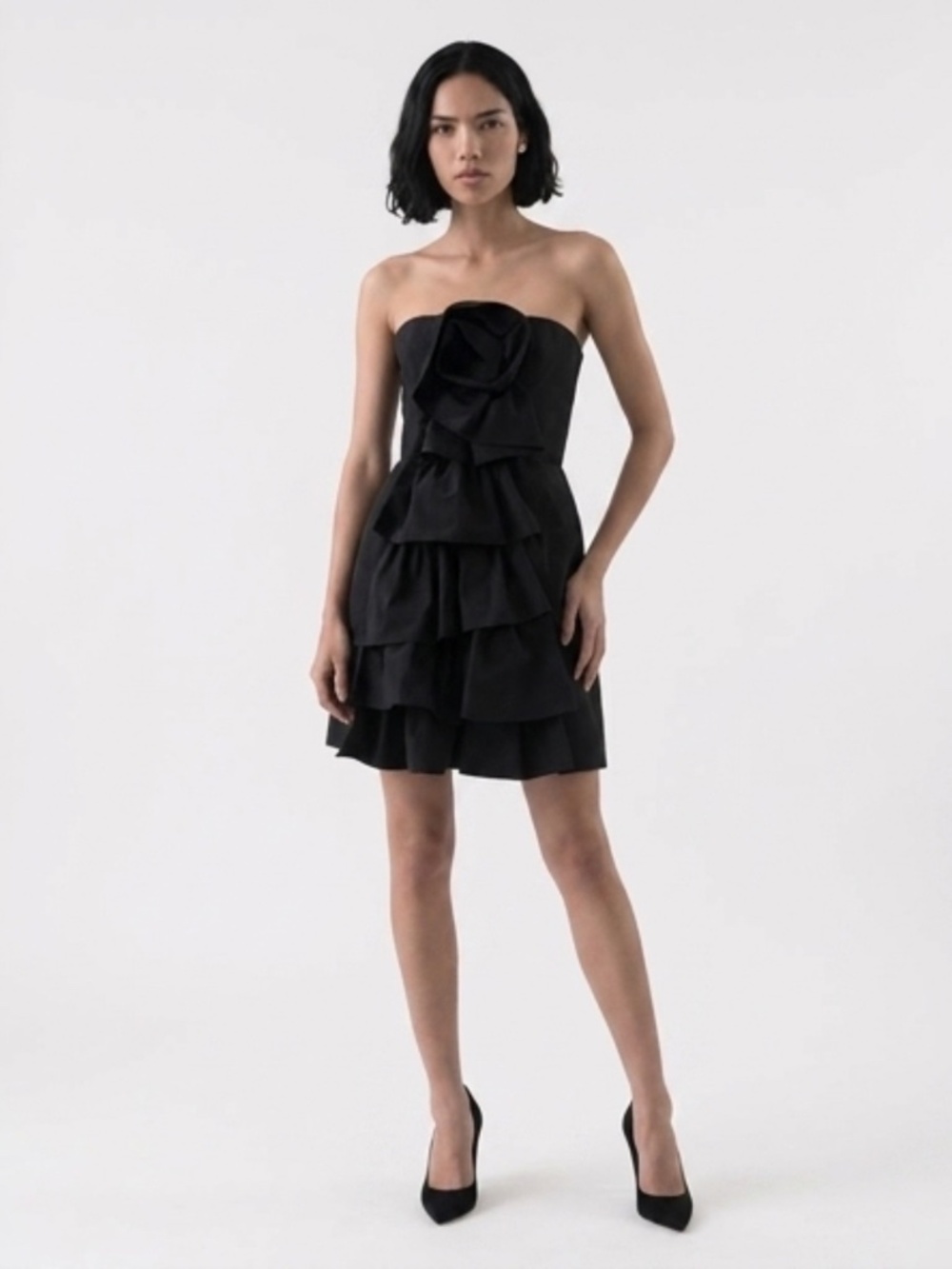 BCBGMAXAZRIA Strapless Rosette Tiered Cocktail Dress Black Size 6 Event Gown